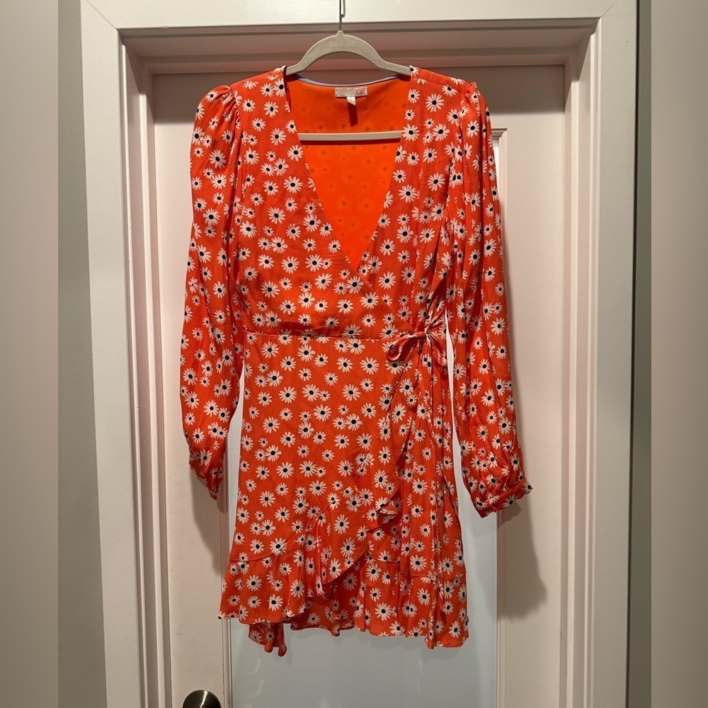 Orange Floral Dress Size M Juniors GB wraps at waist ruffled hemline V Neck Fall